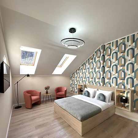 Modern Apartment In The City Center Lviv Exteriör bild