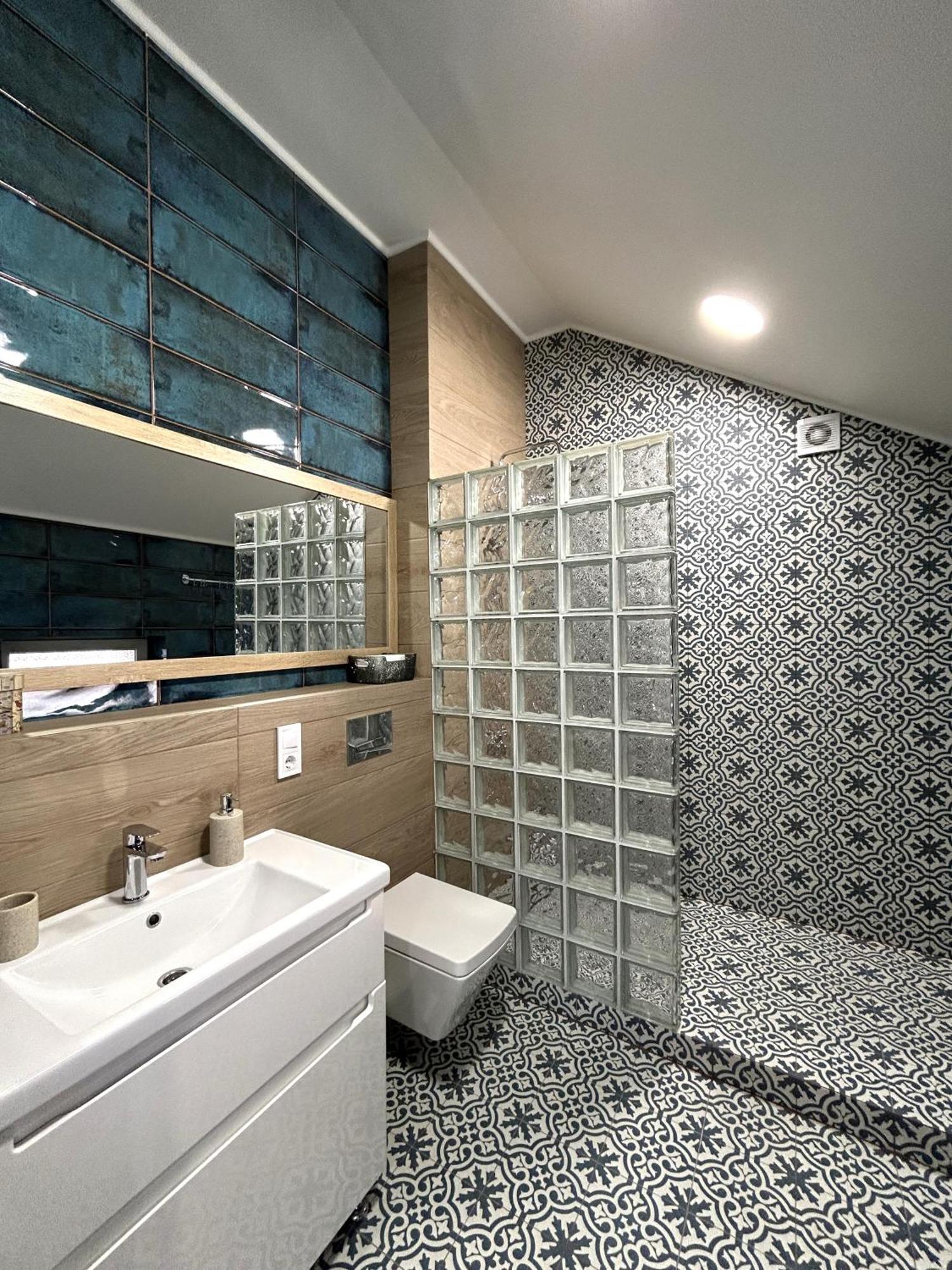 Modern Apartment In The City Center Lviv Exteriör bild